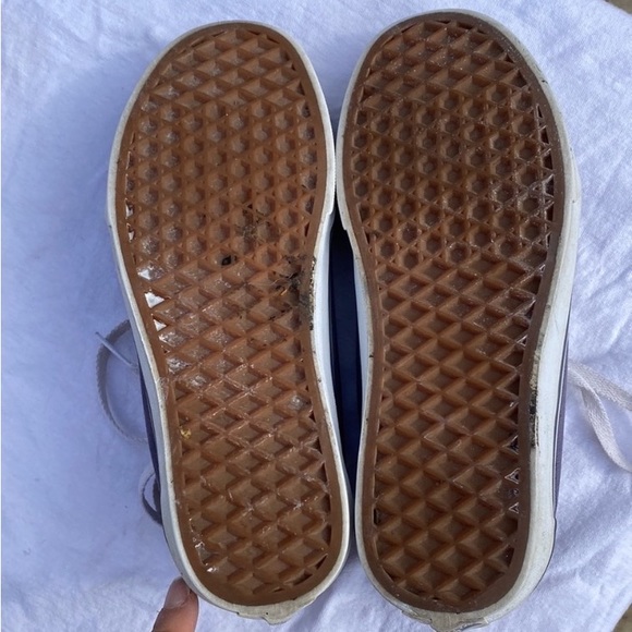 Vans Classic Style Woman's Sneaker - Picture 7 of 8